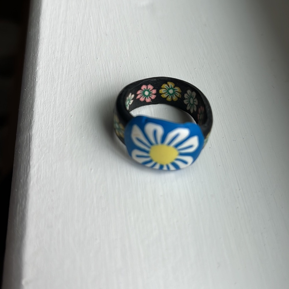 Flower Ring - Picture 2 of 2
